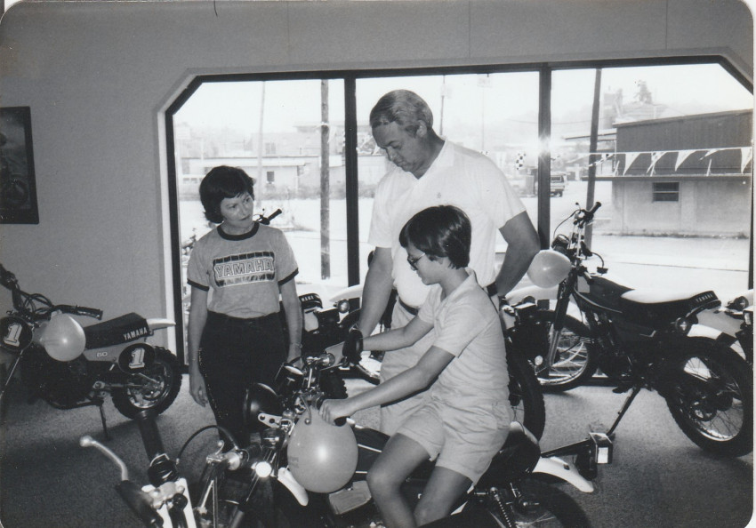 Big Jim's Yamaha
Liz on the left Arkansas Governor Frank White
